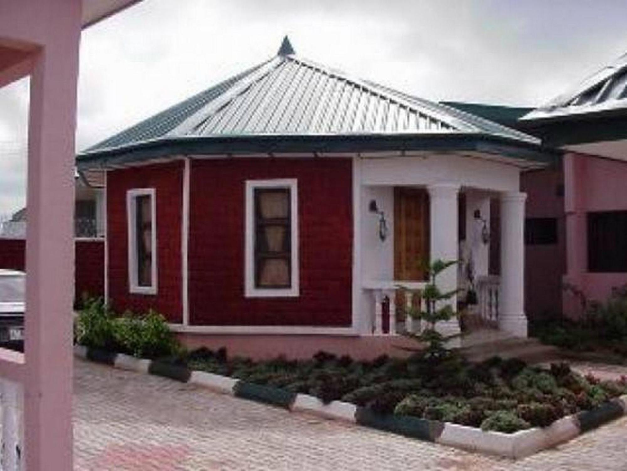 Room In Lodge - Garentiti Apartment - Silver Room Asaba Exterior photo